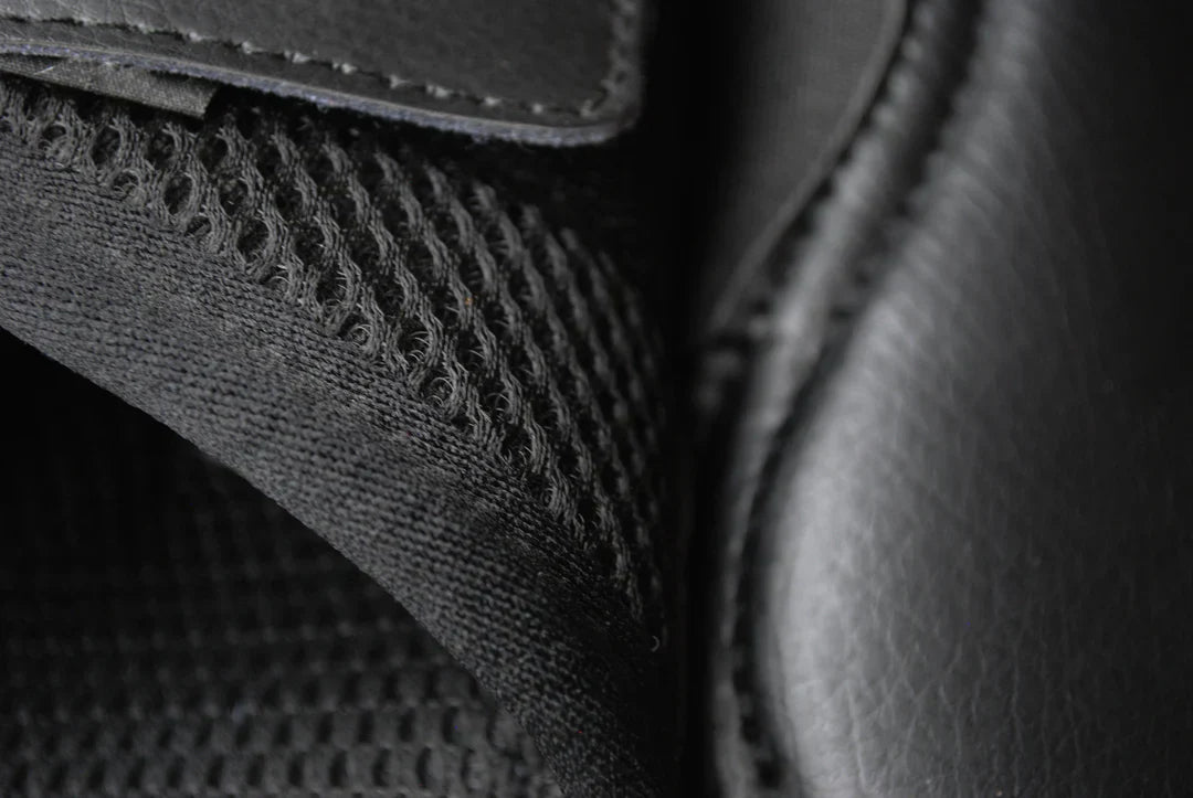 Airflow brushing boots - black