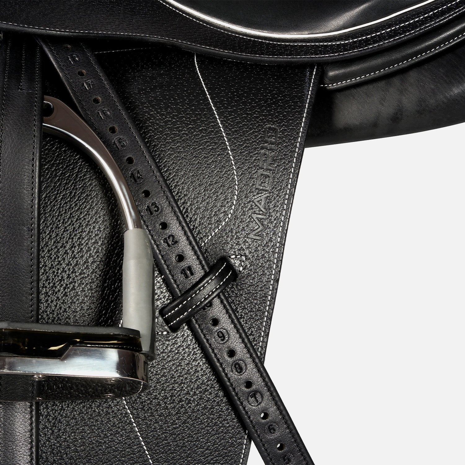 Whitaker GP Jump saddle with gullet tree