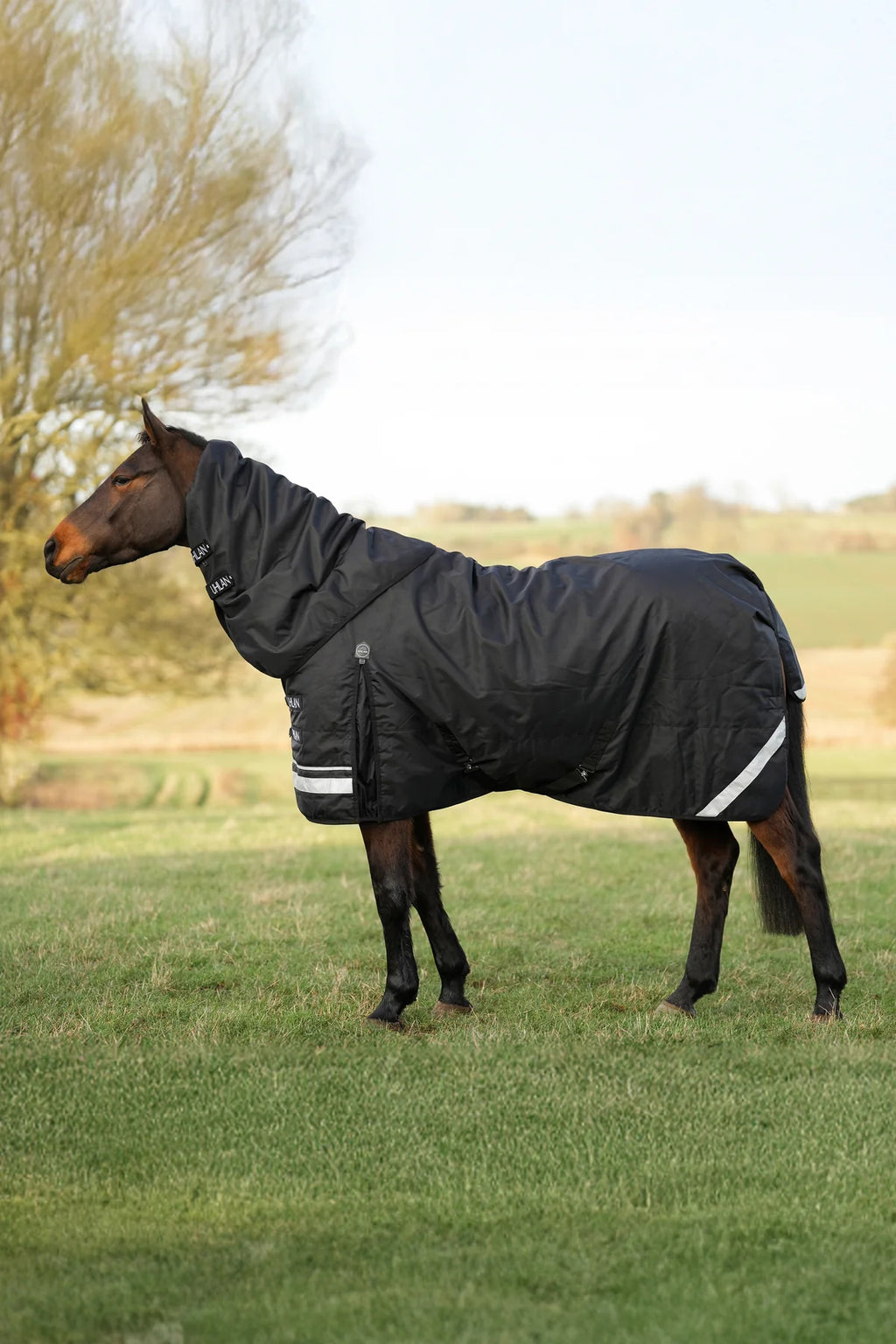 Uhlan Equestrian black faux fur lined turnout rug 1680D