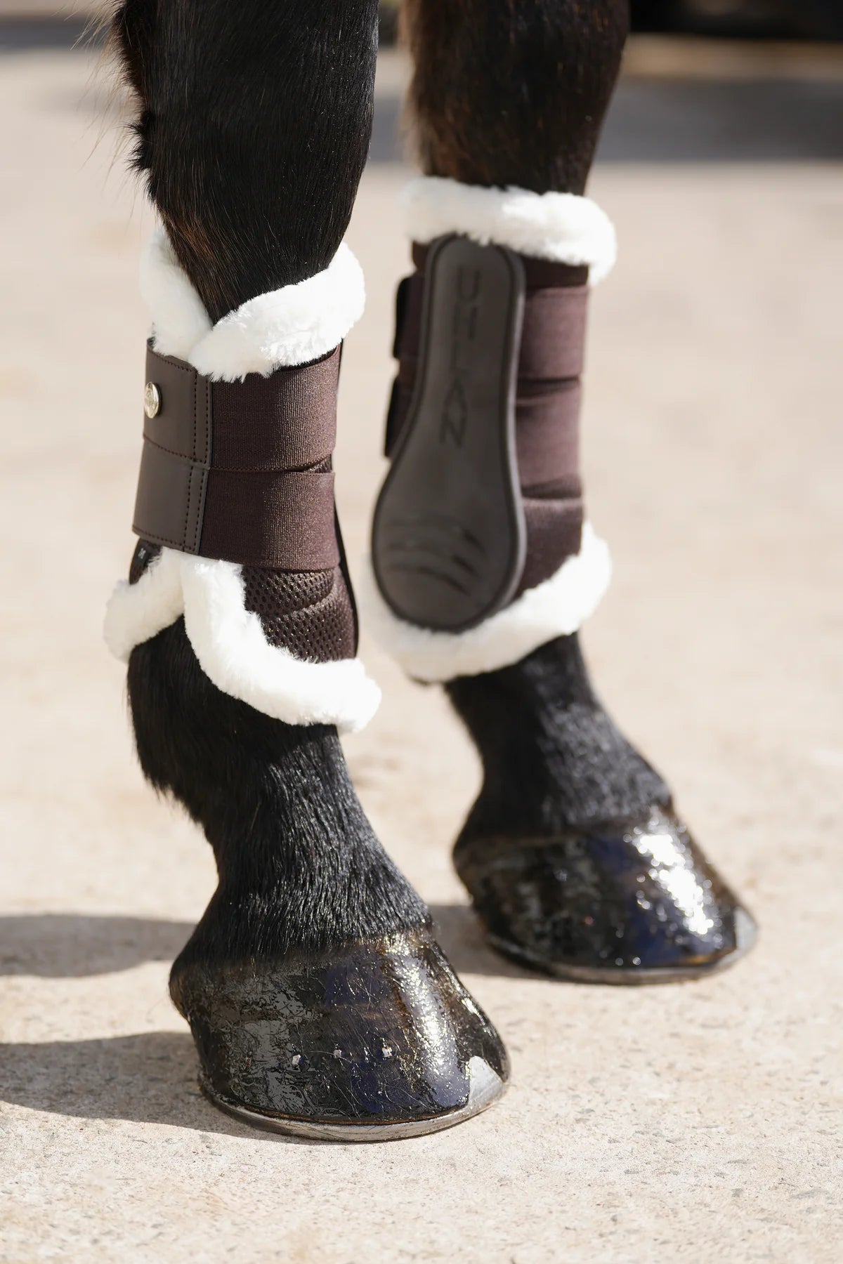 Uhlan faux fur trim airflow brushing boots - Brown
