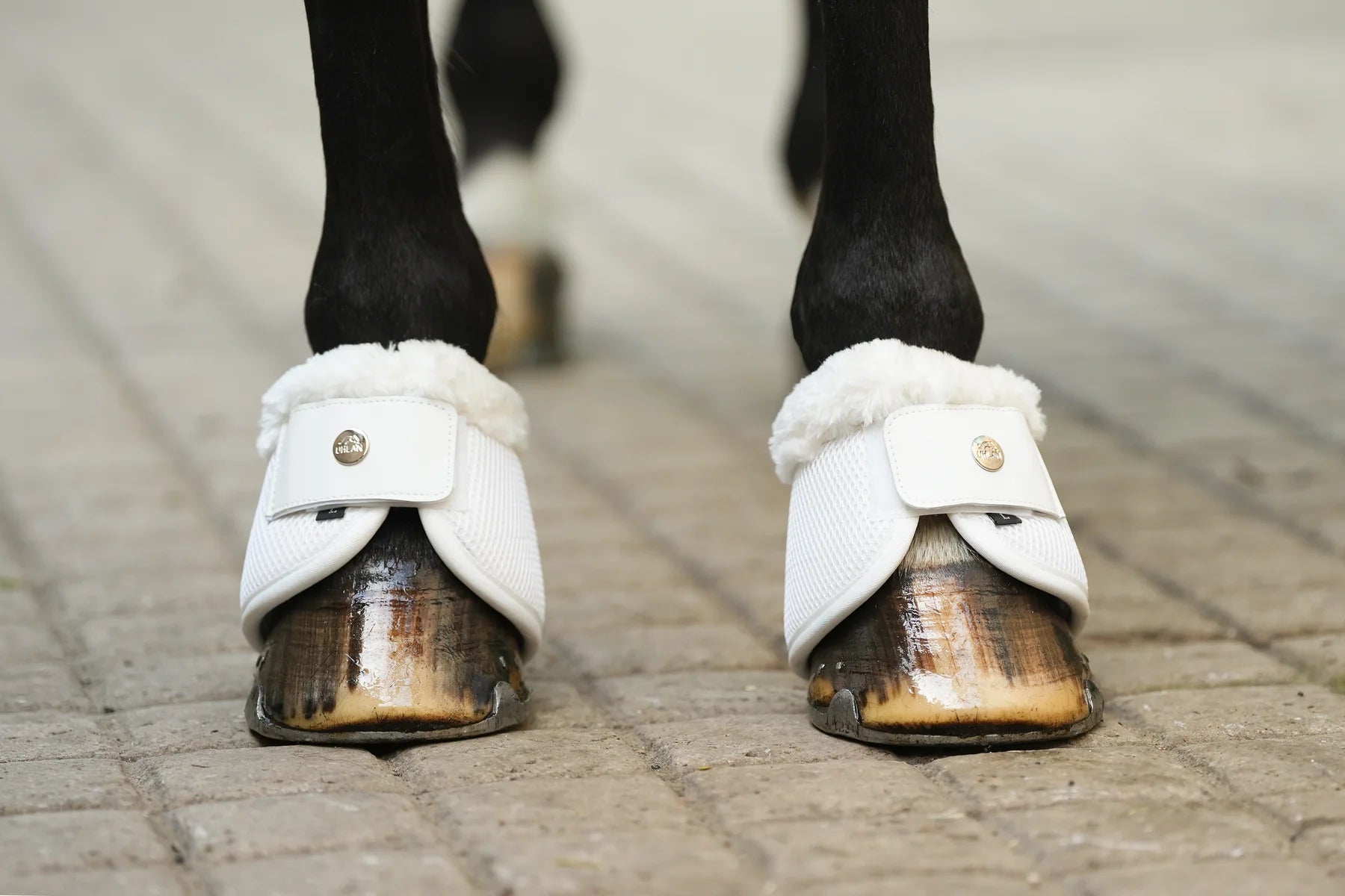 Uhlan faux fur airflown no turn over reach boots white