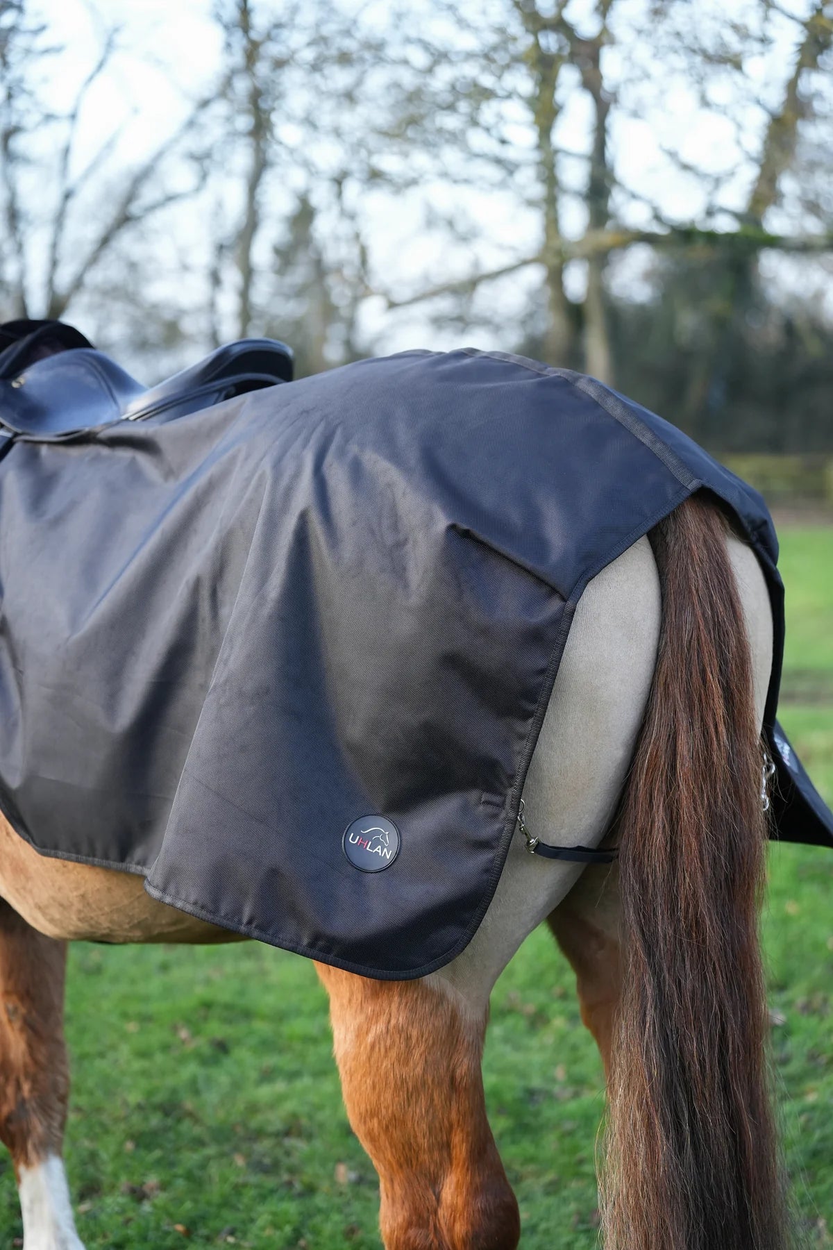Black waterproof exercise sheet rug