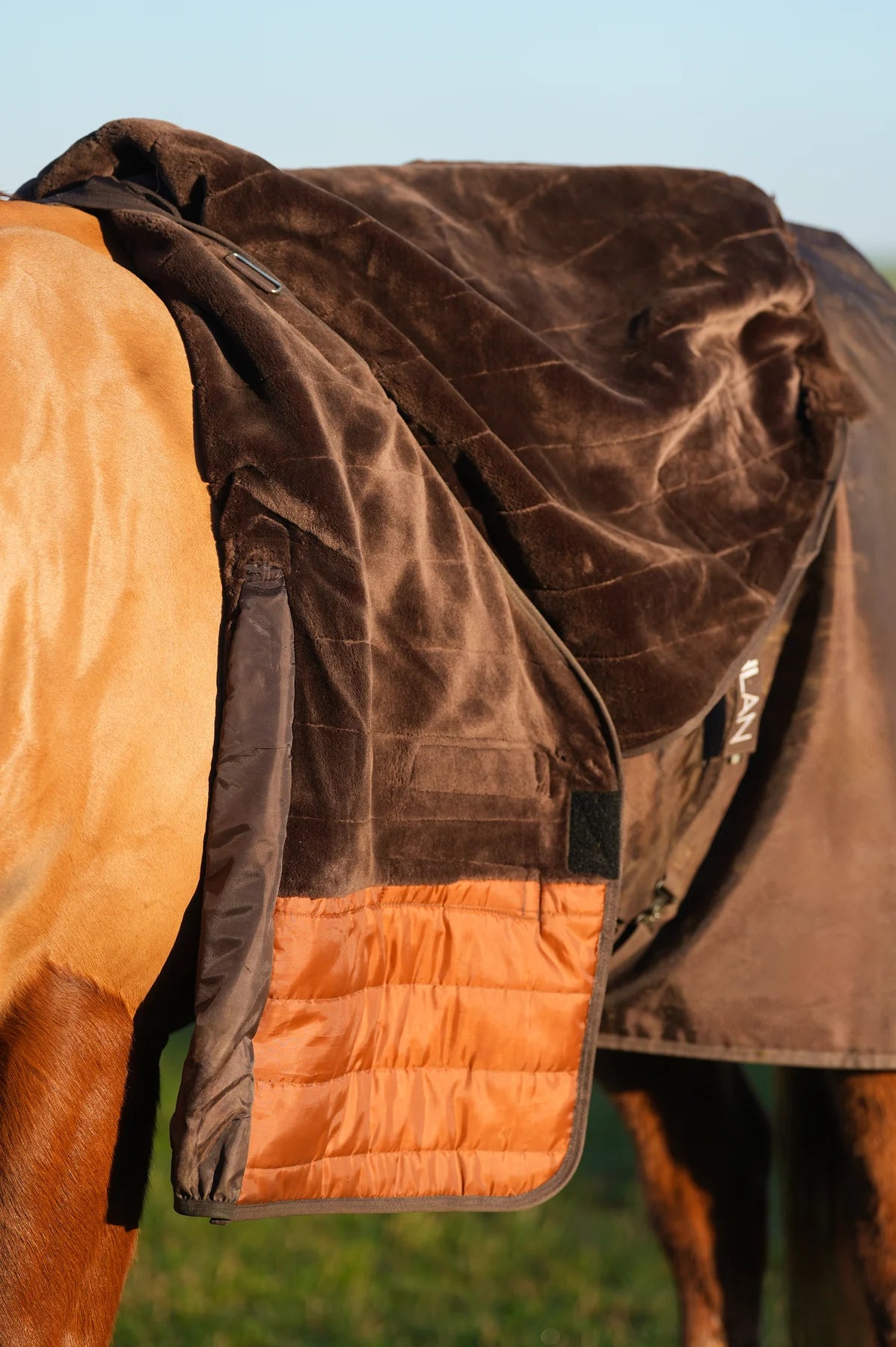 Uhlan Equestrian brown faux fur lined turnout rug 1680D