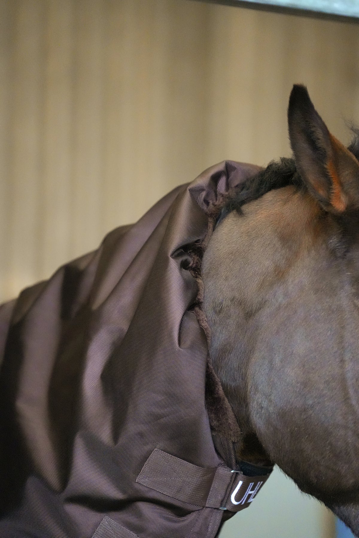 Uhlan Equestrian brown faux fur lined turnout rug 1680D